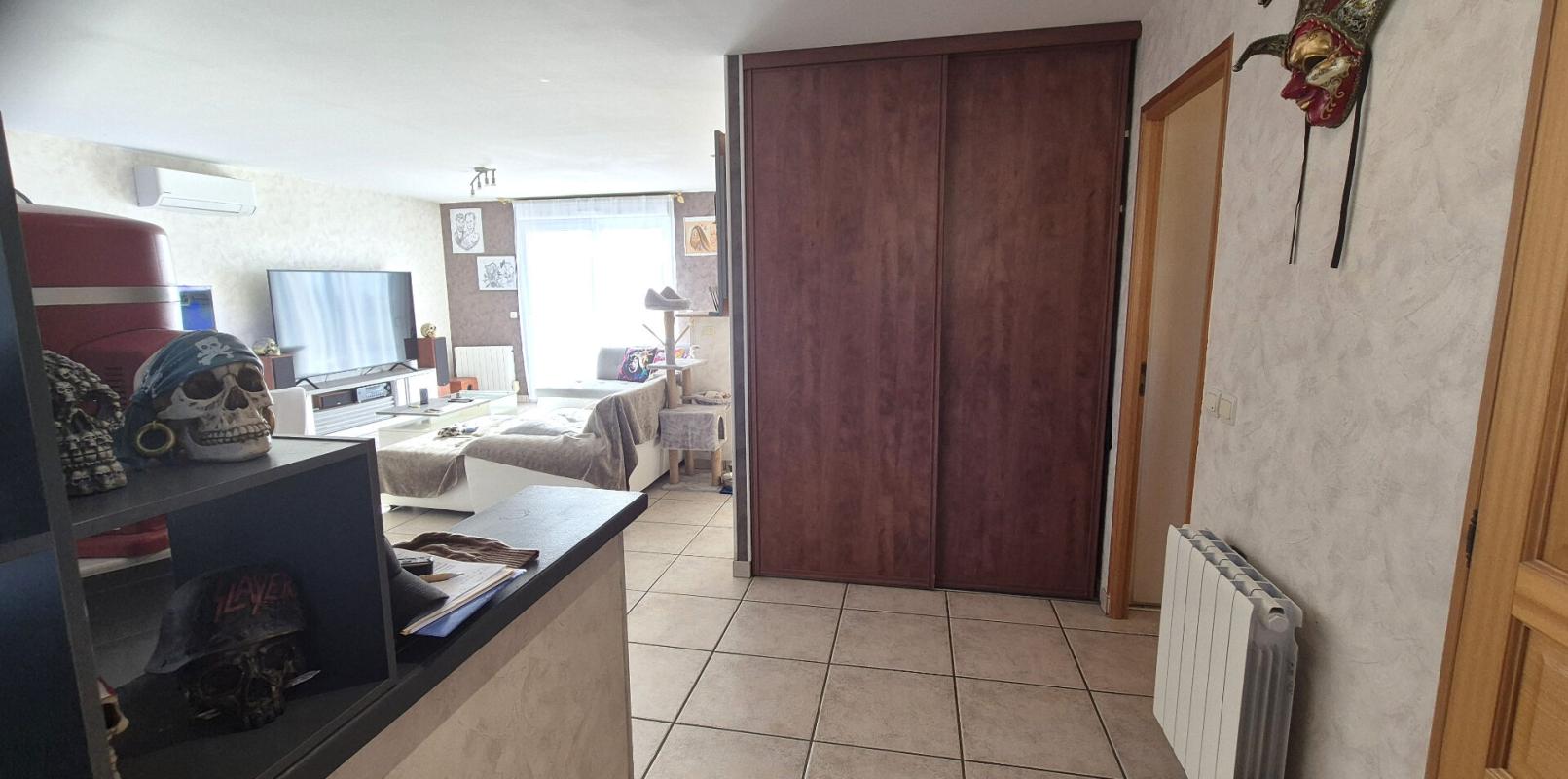 SAINT-DIZIER Superbe Pavillon Individuel de Plain-pied de 117 m² Entièrement Rénové avec sa Cour avant de 100 m², Patio, Terrasse avec Barbecue, SPA Massant de 6 Personnes, Terrain de Pétanque, Garage de 29 m² et un joli Terrain Clos, Arboré et entretenu de 1600 m² 7