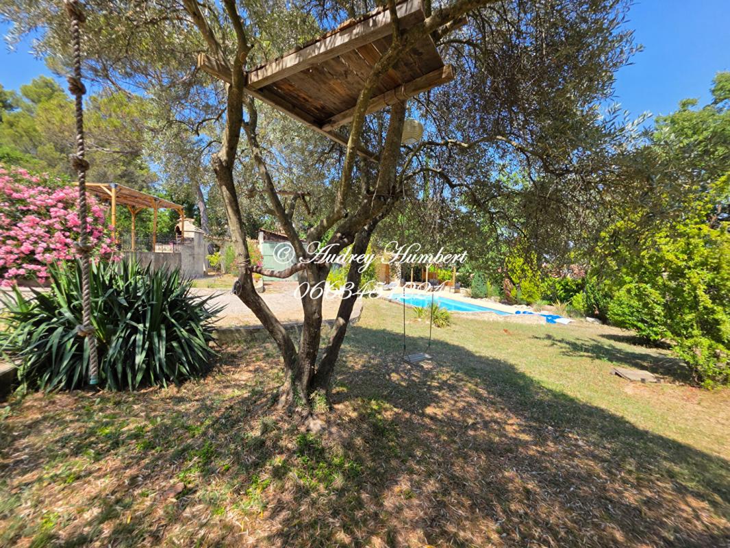 PIERREVERT PIERREVERT, dans un environnement calme et verdoyant, Jolie VILLA de plain pied, 120 m² avec piscine et  garage sur 2500 m² de terrain 7