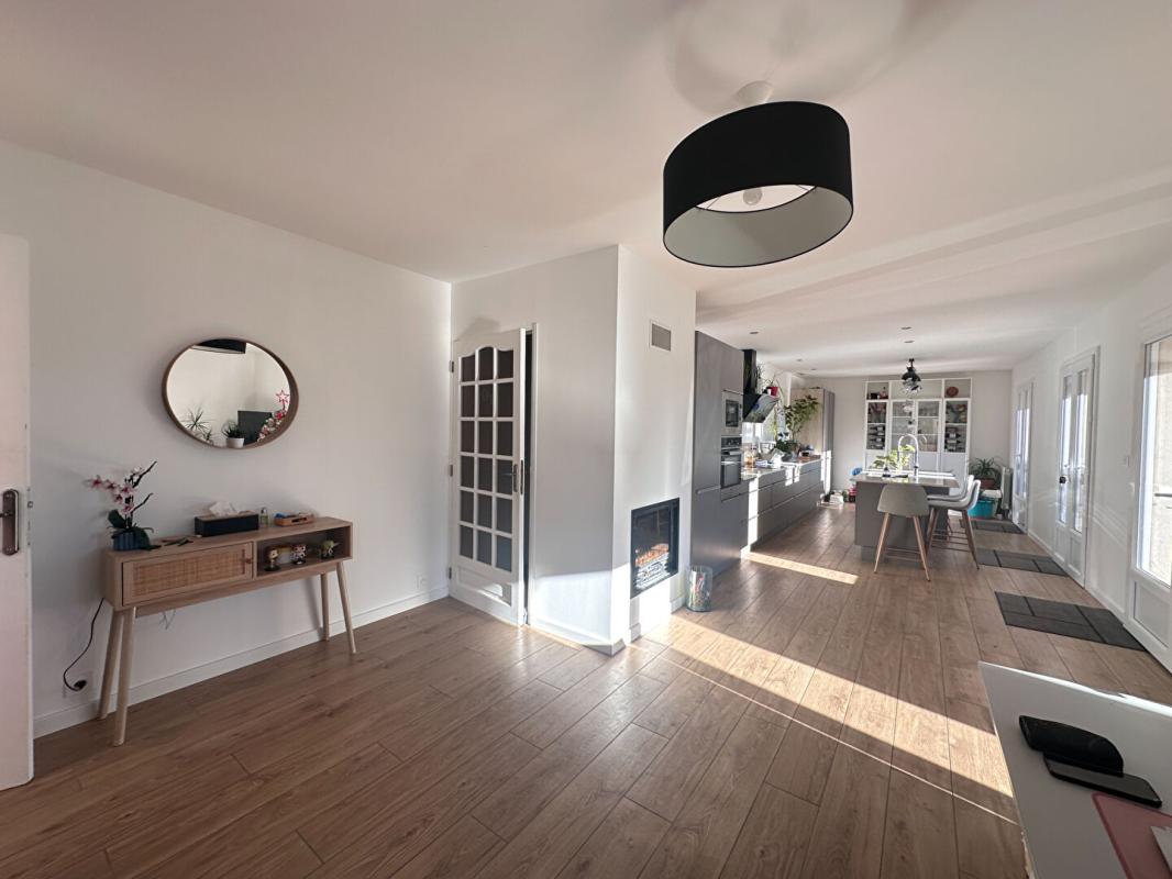 PIERREVERT PIERREVERT, dans un environnement calme et verdoyant, Jolie VILLA de plain pied, 120 m² avec piscine et  garage sur 2500 m² de terrain 8