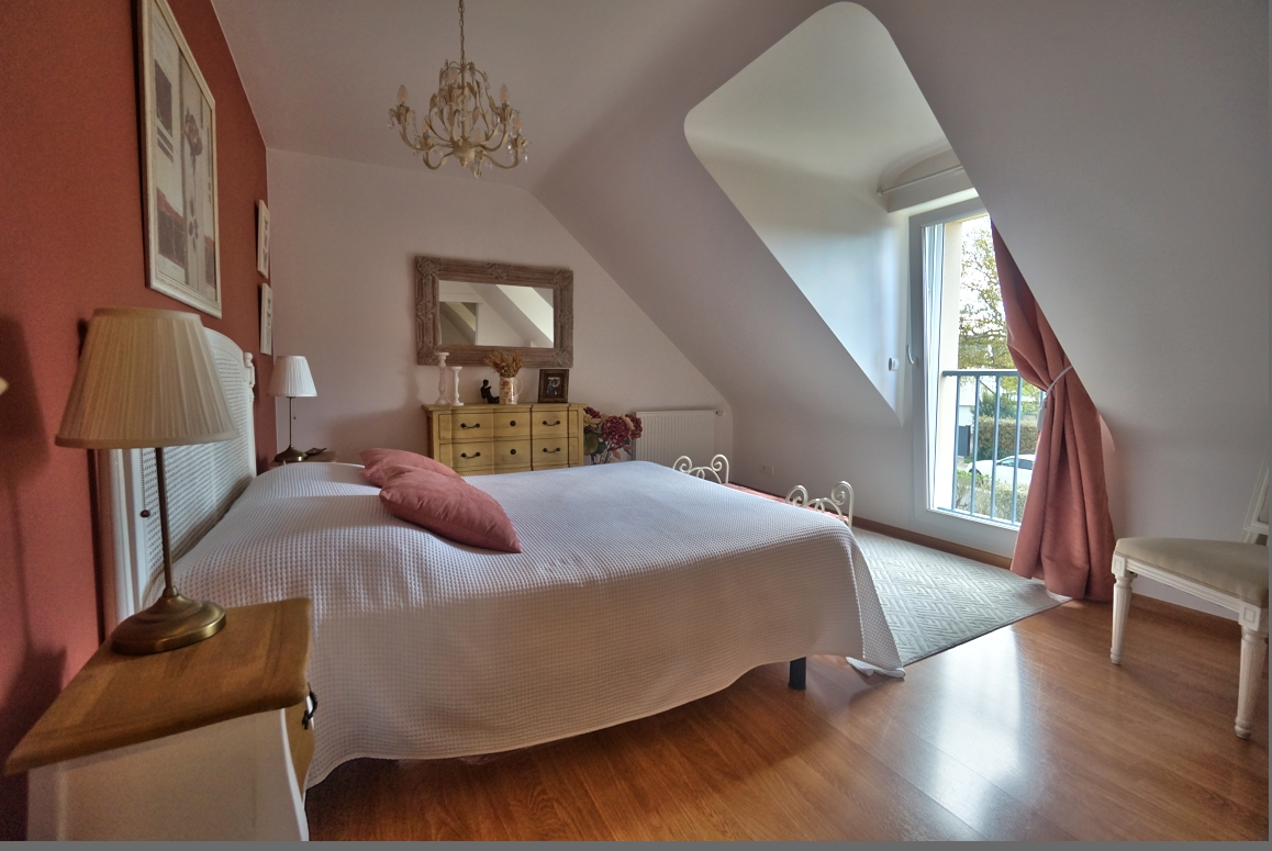 SAINT-ANDRE-DES-EAUX St André des Eaux - Maison d'environ 174 m² - 6 pièces, 2 salles d'eau et 1 salle de bains 10