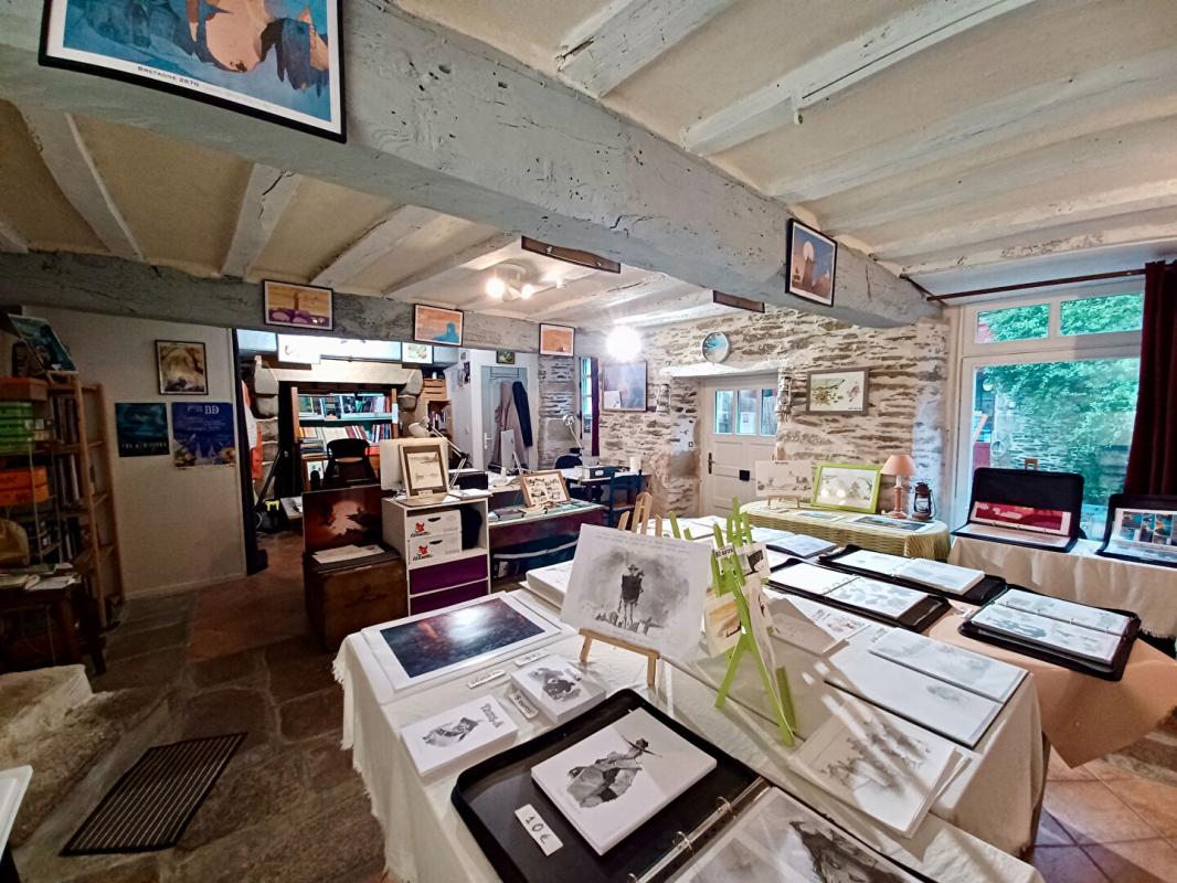 ROCHEFORT-EN-TERRE Maison de caractère de 102 m². Double usage habitation et commercial 11