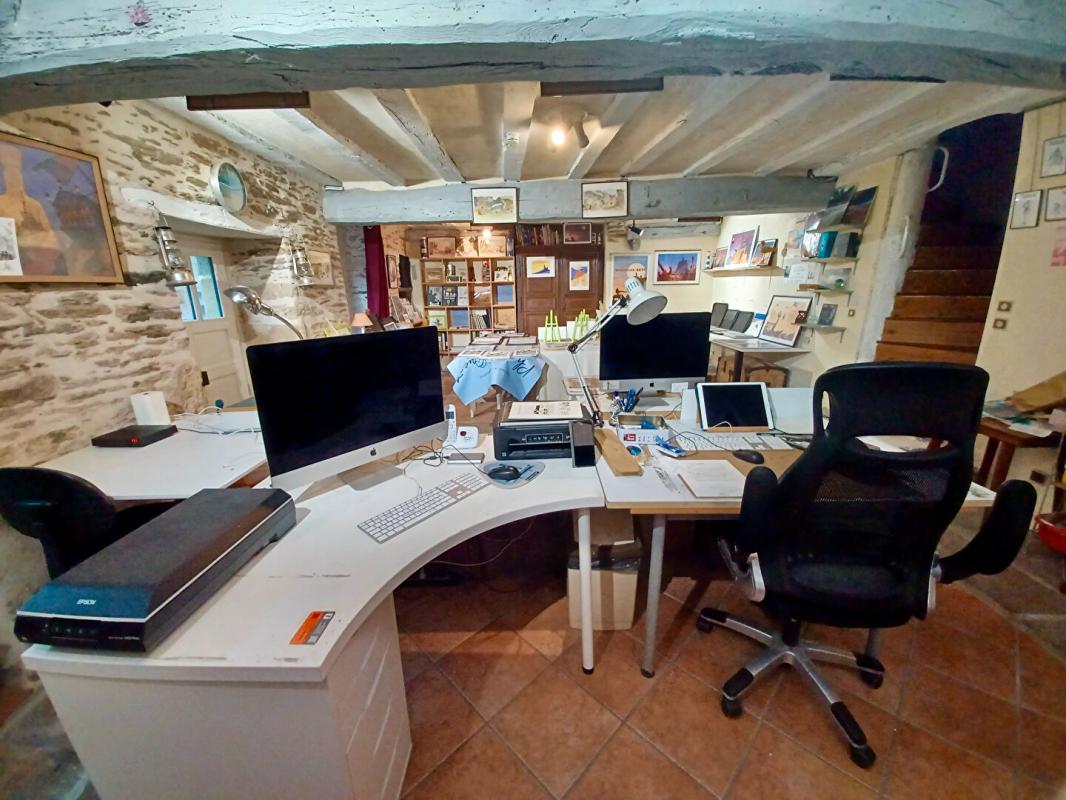 ROCHEFORT-EN-TERRE Maison de caractère de 102 m². Double usage habitation et commercial 13