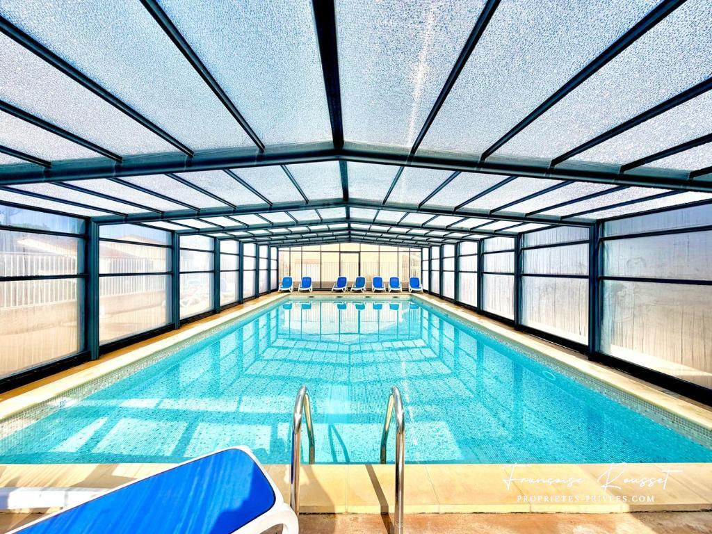 CALVISSON Villa duplex  et Terrasse ombragée avec intimité rare 14