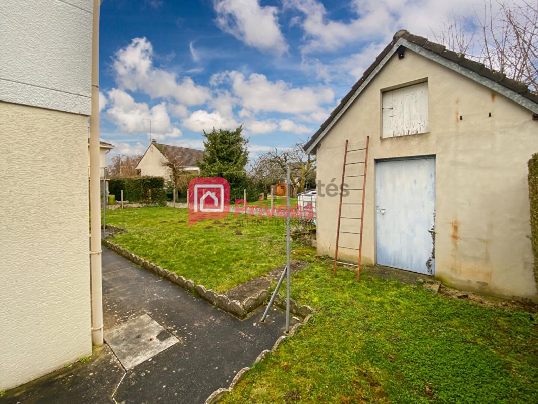 VILLENEUVE-L'ARCHEVEQUE Maison Villeneuve L Archeveque 4 pièce(s) 81 m2 5