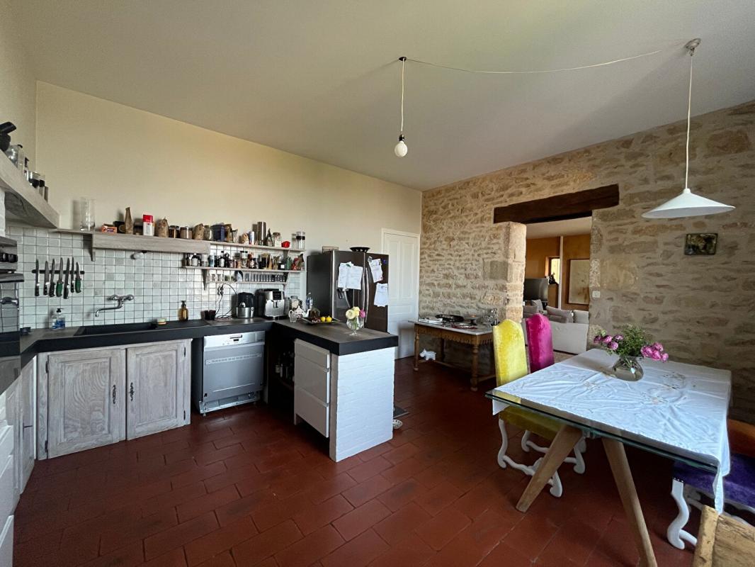 REVONNAS Maison en pierres dans le Revermont 5