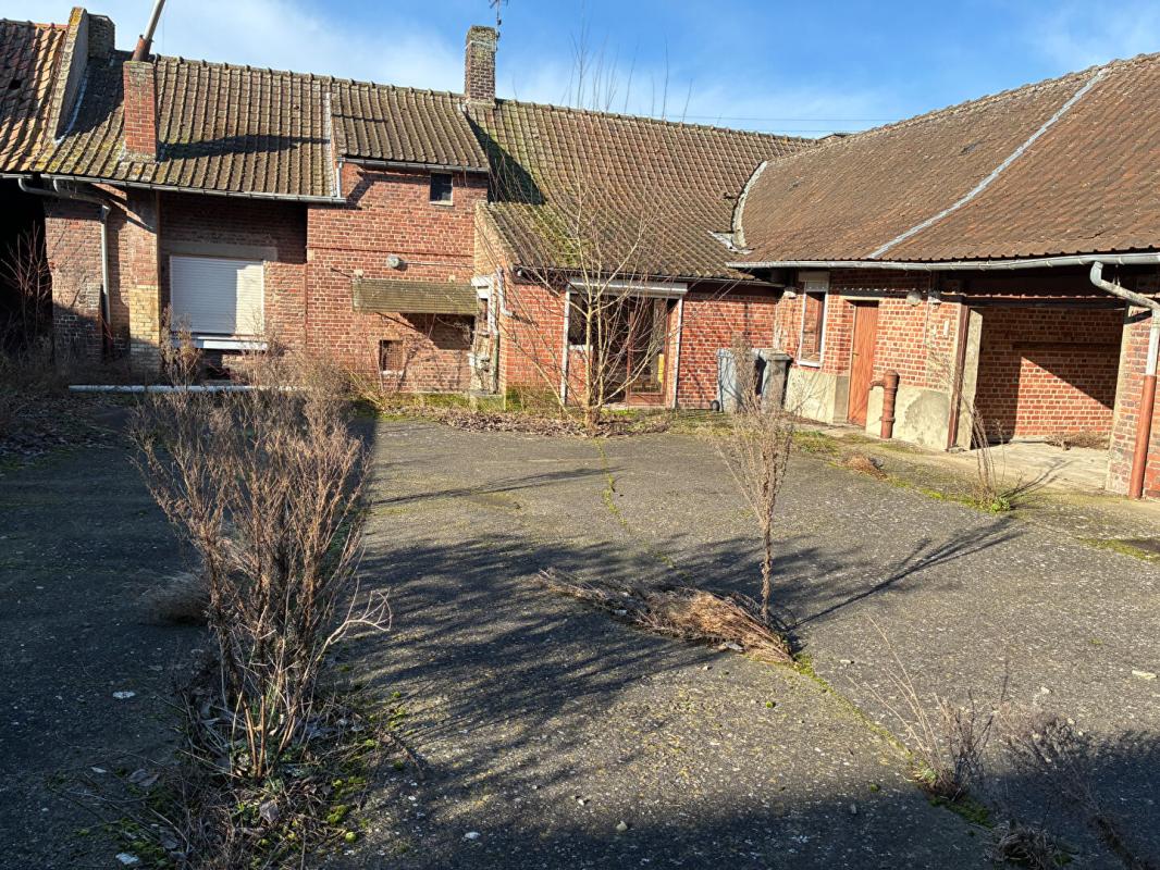 FRETIN Corps de ferme à Fretin 11