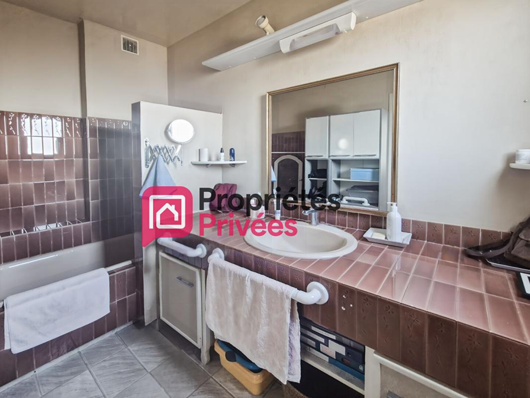 BAZAS Proche centre Bazas - Maison familiale de 170 m2 à 40 mn de Bordeaux 10