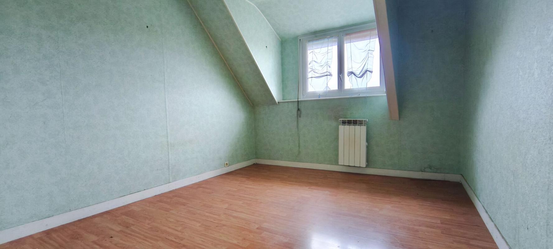 ETABLES-SUR-MER Exclusivité!! Côtes d'Armor. ÉTABLES-SUR-MER. 5 chambres, bureau, grenier aménageable, garage de 77m²...OPPORTUNITÉ INVESTISSEUR / PROJET RÉNOVATION 12