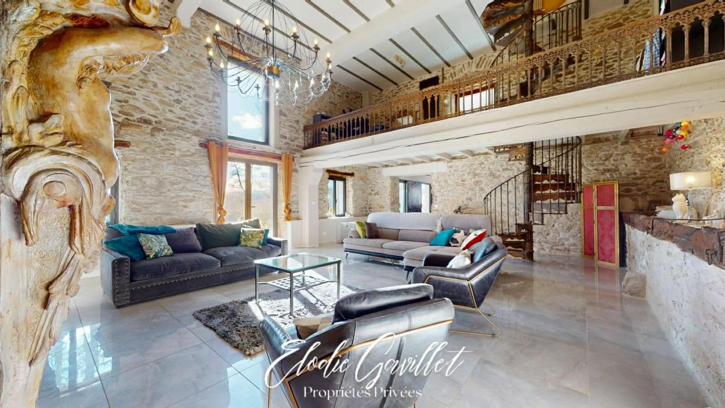 SAINT-DENIS Propriété de caractère avec vue imprenable sur le lac de Saint Denis (11310) 2