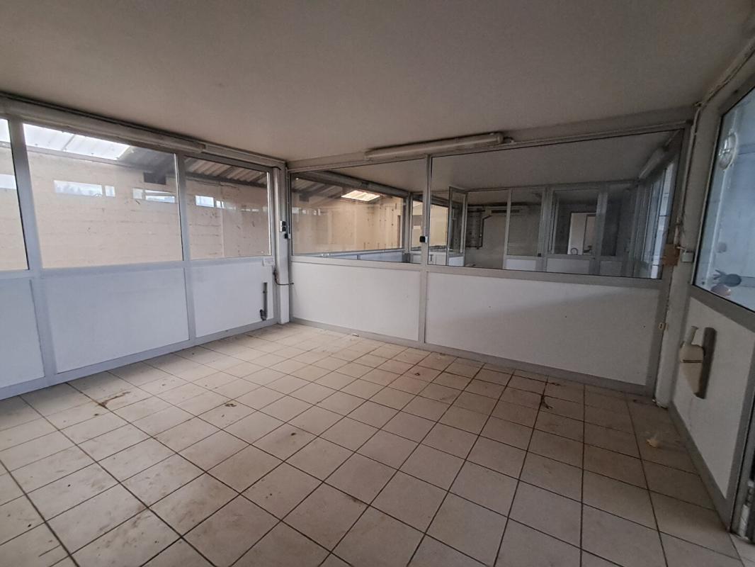 CHALON-SUR-SAONE Parking / box 540 m2 12