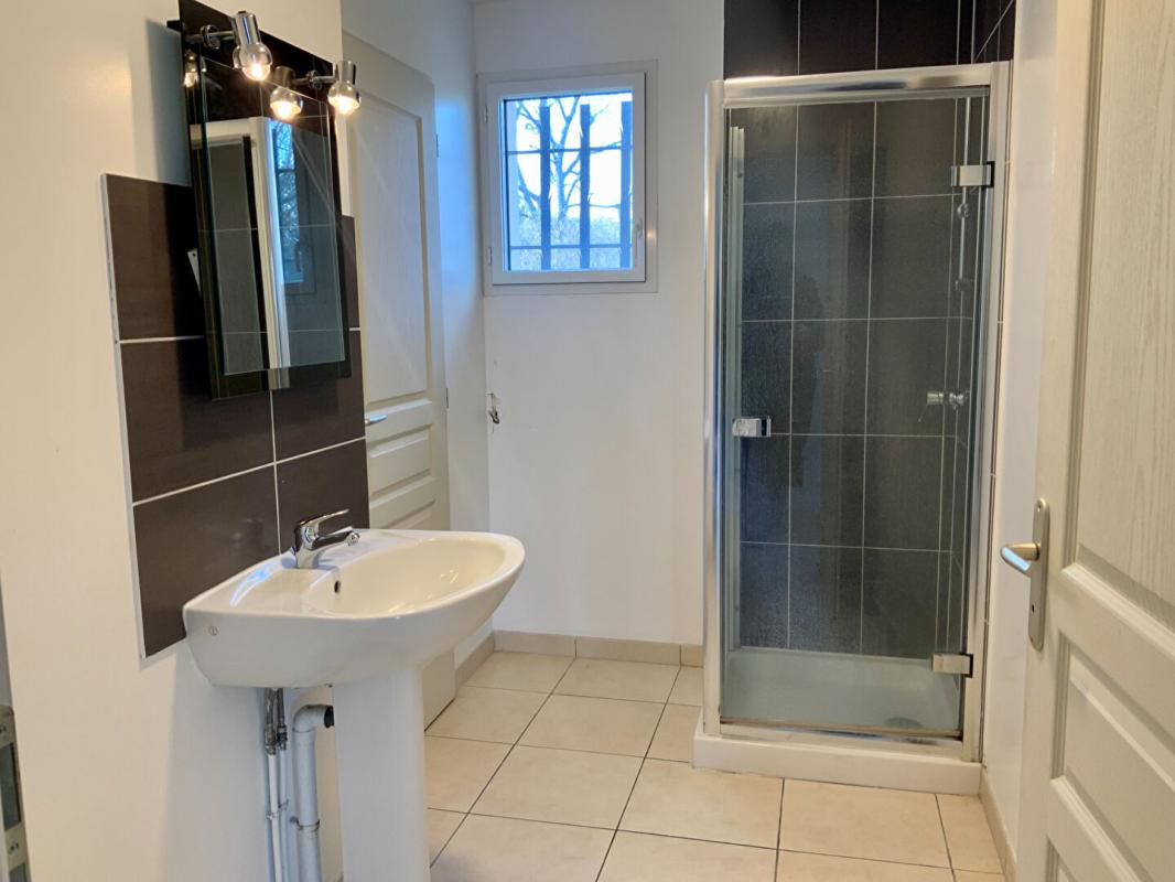 MORET-SUR-LOING Appartement familial lumineux avec balcon à Moret sur loing 8