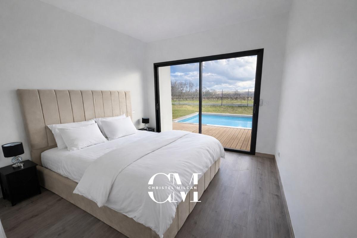 CAMBLANES-ET-MEYNAC Villa neuve Camblanes 8 pièces 216 m2, 5 chambres, piscine et garage 11