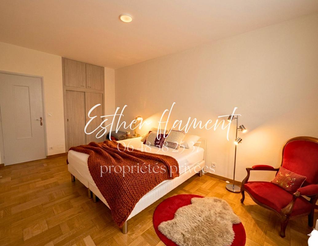 SAINT-HIPPOLYTE-DU-FORT duplex 2 LOGEMENTS Saint Hippolyte Du Fort 10 pièce(s) 351 m2 12