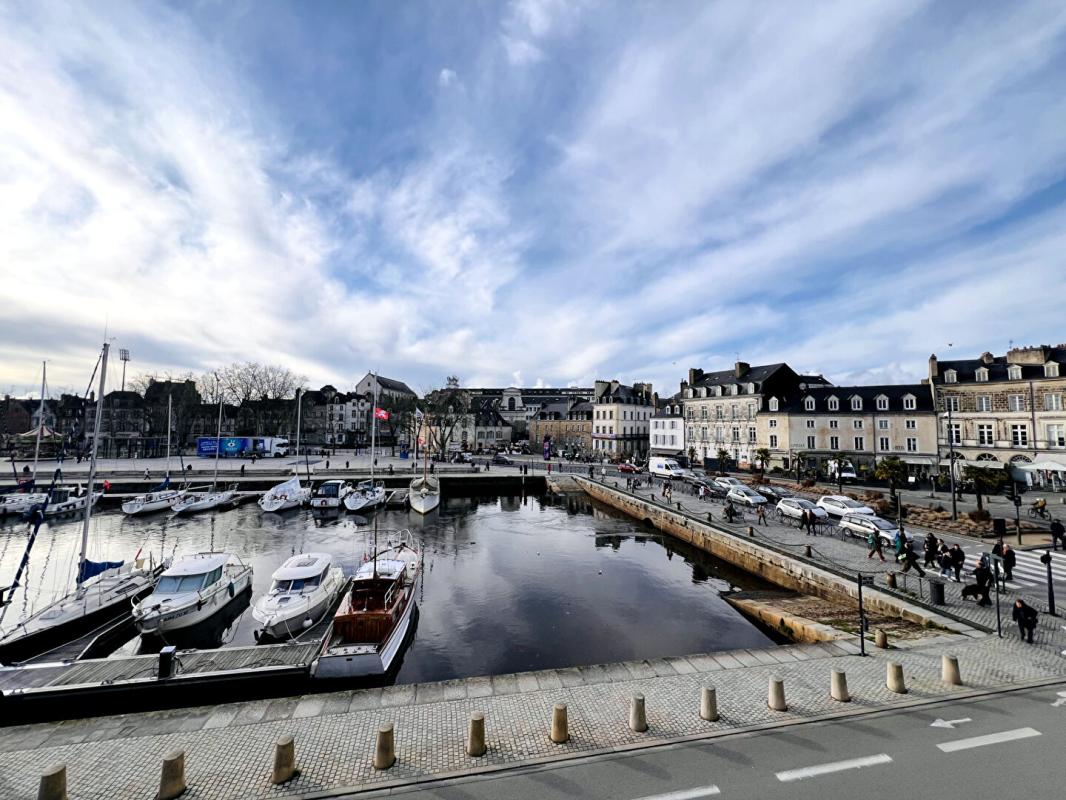 VANNES Appartement Vannes T2- 47,8 m2- Vue imprenable sur le port 3
