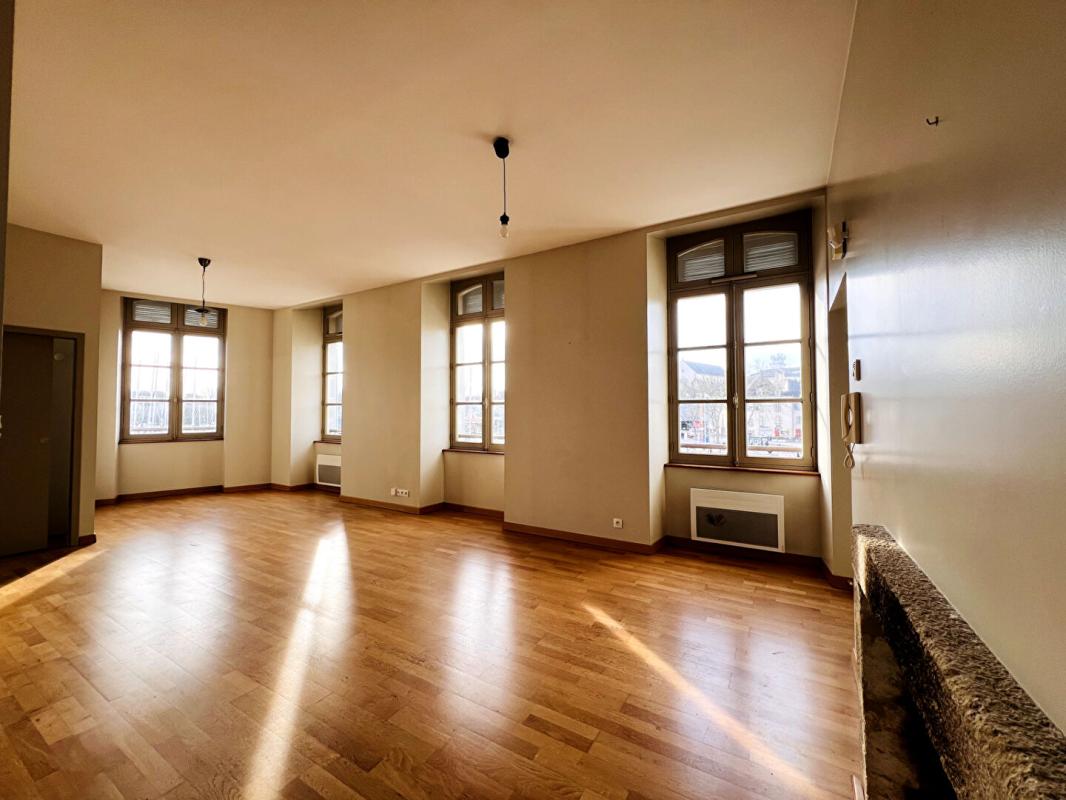 VANNES Appartement Vannes T2- 47,8 m2- Vue imprenable sur le port 4