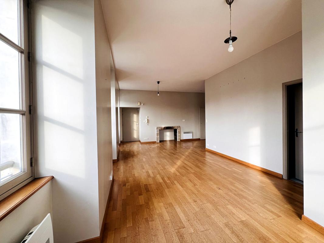 VANNES Appartement Vannes T2- 47,8 m2- Vue imprenable sur le port 5