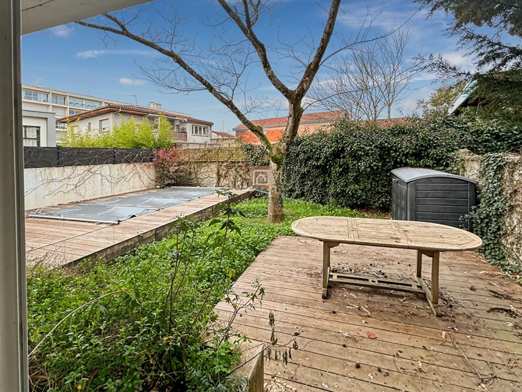 BORDEAUX BORDEAUX CAUDERAN MAISON D'ARCHITECTE D'INSPIRATION LE CORBUSIER 10