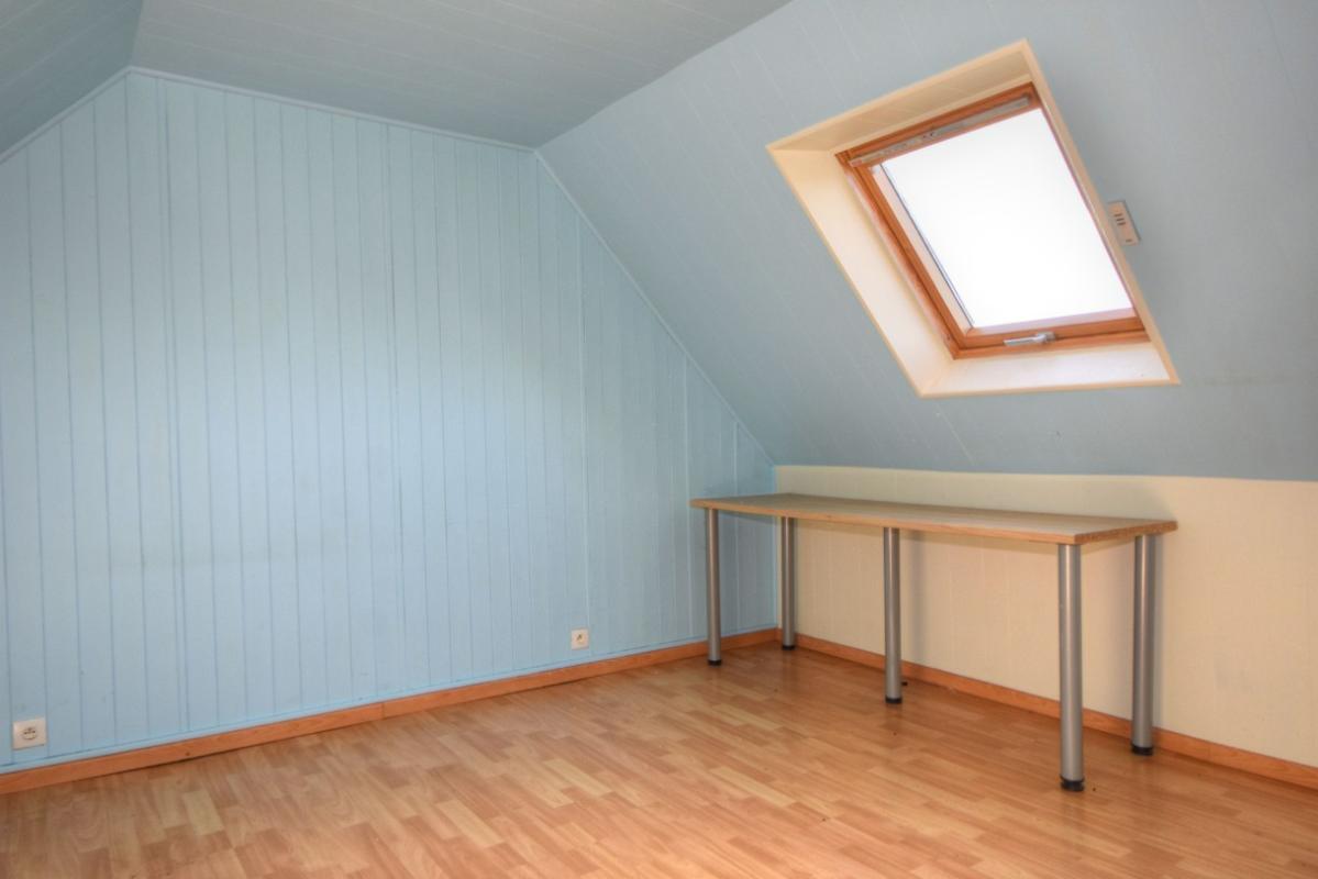 LA ROCHE-DERRIEN Maison avec grand jardin à 10 mn de la mer 12