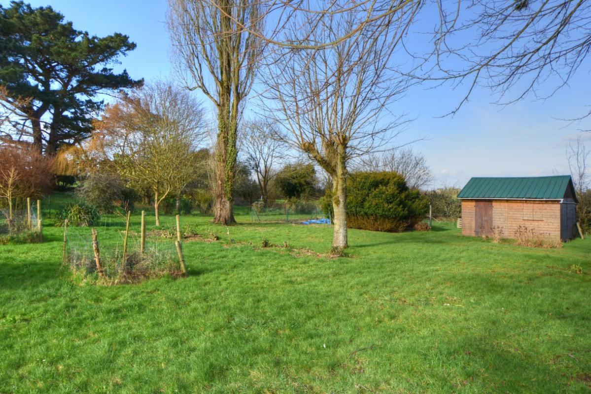LA ROCHE-DERRIEN Maison avec grand jardin à 10 mn de la mer 4
