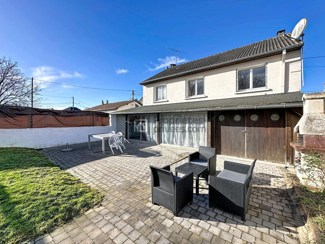 GRETZ-ARMAINVILLIERS Maison Gretz Armainvilliers 5 pièces GRAND GARAGE et DEPENDANCE 1