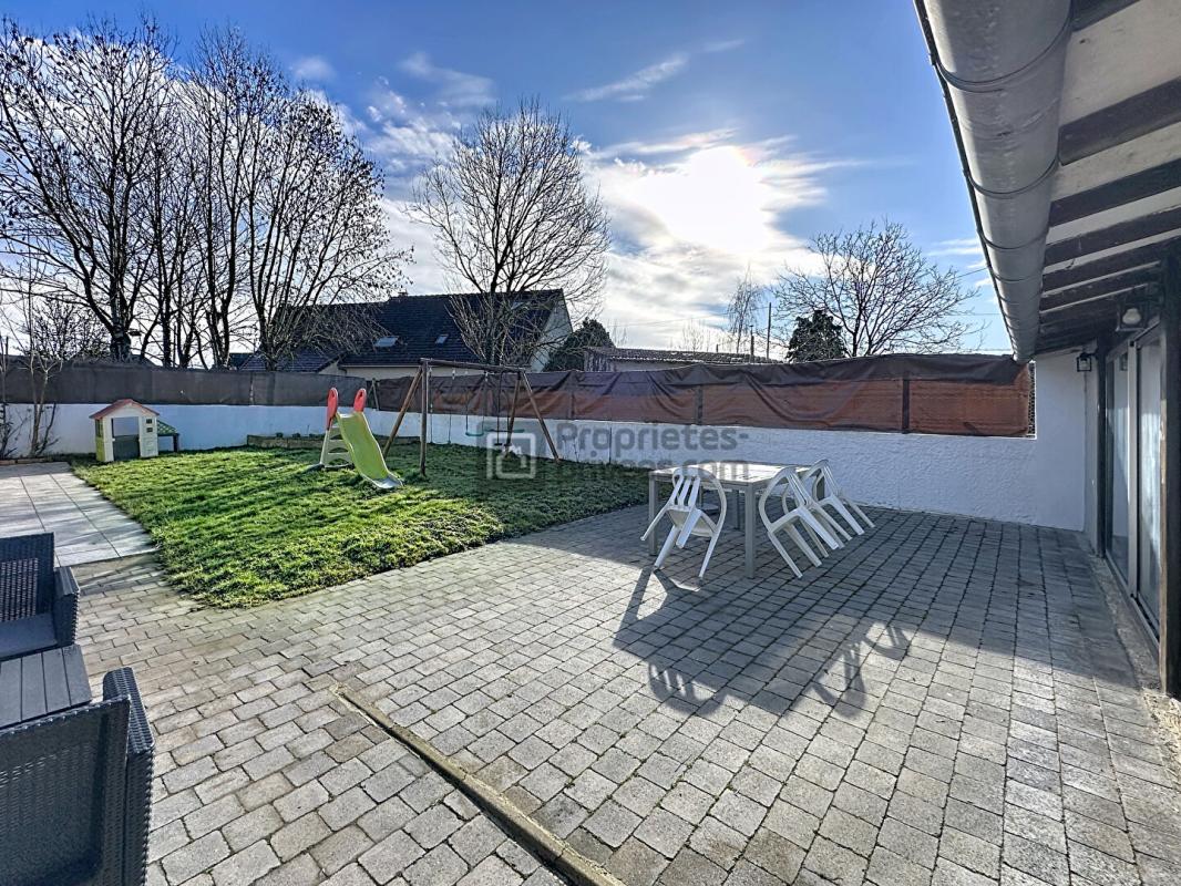 GRETZ-ARMAINVILLIERS Maison Gretz Armainvilliers 5 pièces GRAND GARAGE et DEPENDANCE 8