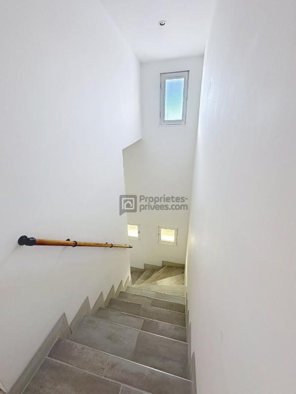 GRETZ-ARMAINVILLIERS Maison Gretz Armainvilliers 5 pièces GRAND GARAGE et DEPENDANCE 9