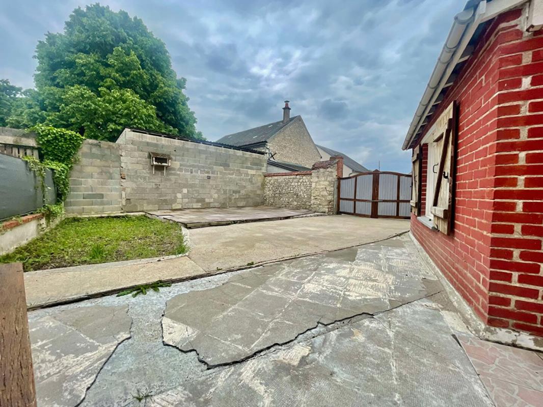 GRENEVILLE-EN-BEAUCE Maison 3 chambres et garage 1