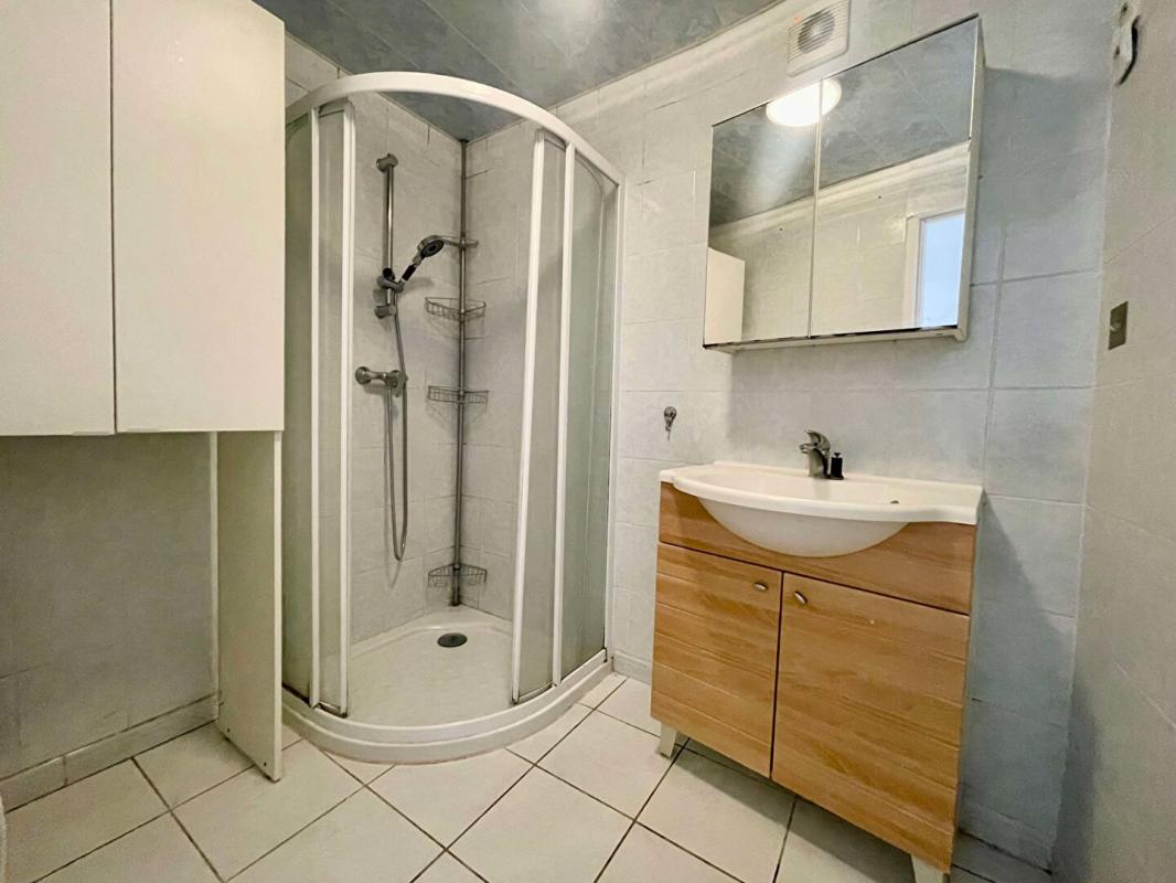 GRENEVILLE-EN-BEAUCE Maison 3 chambres et garage 12