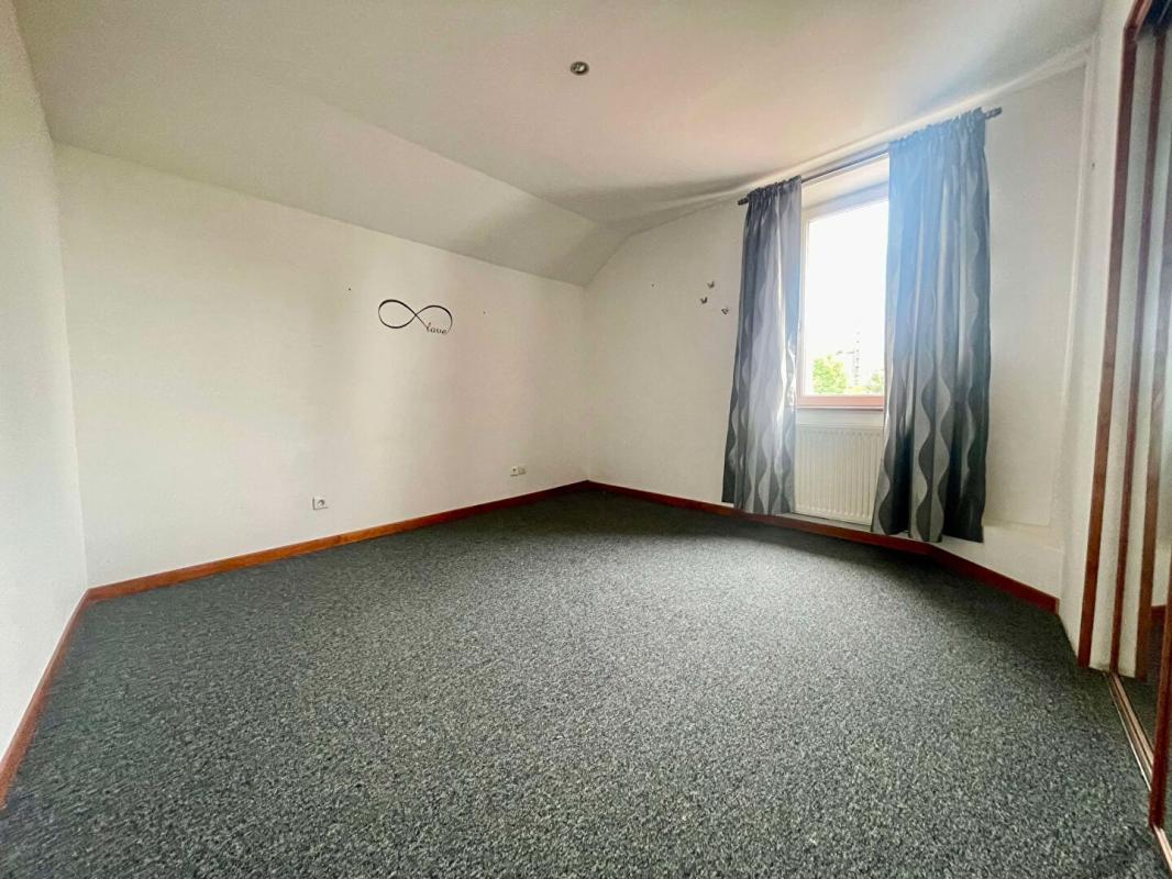 GRENEVILLE-EN-BEAUCE Maison 3 chambres et garage 13