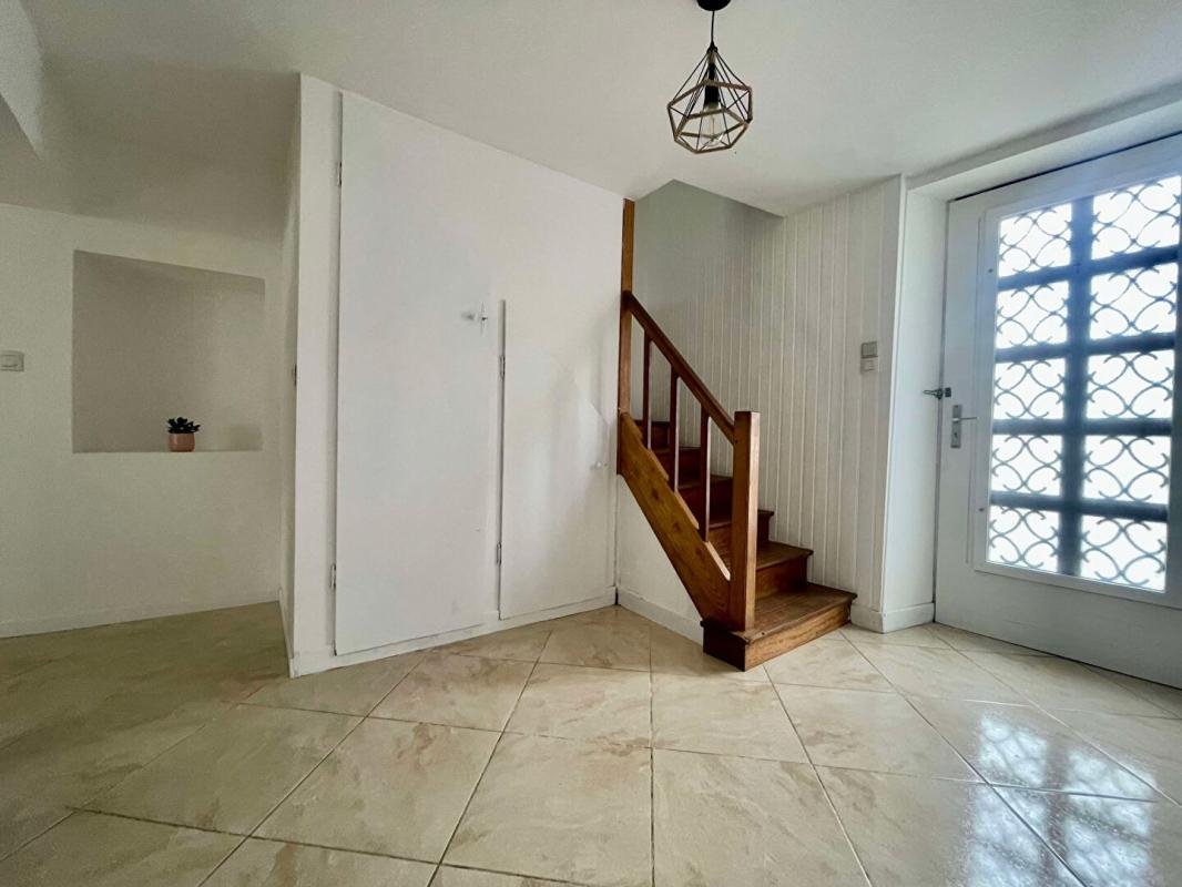 GRENEVILLE-EN-BEAUCE Maison 3 chambres et garage 3