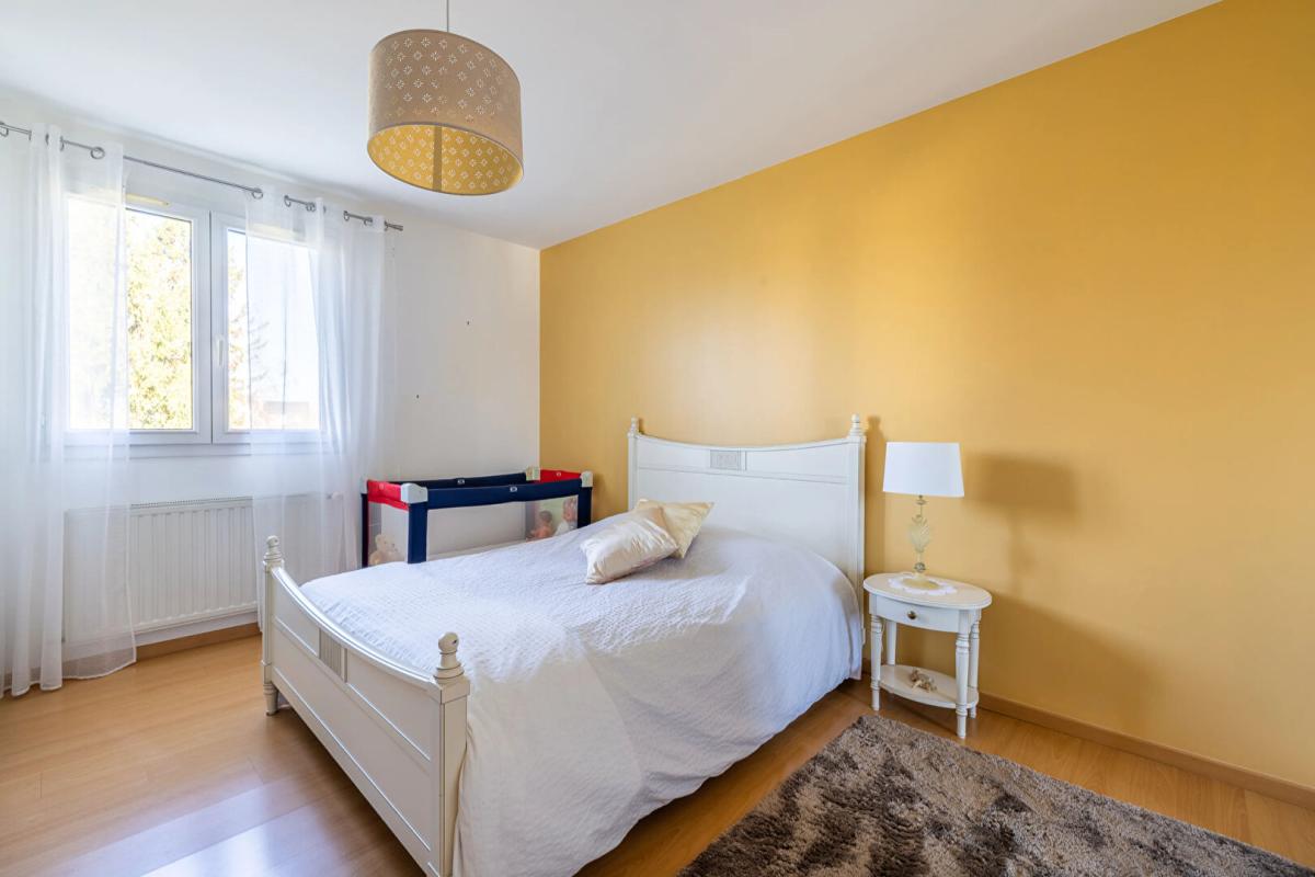 SAINTE-GENEVIEVE-DES-BOIS Maison Sainte-geneviève-des-bois 6 pièces 134 m2 10