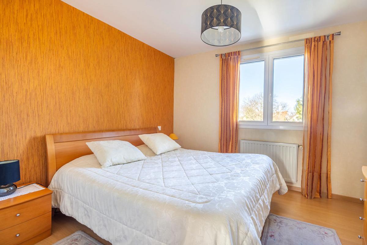 SAINTE-GENEVIEVE-DES-BOIS Maison Sainte-geneviève-des-bois 6 pièces 134 m2 11