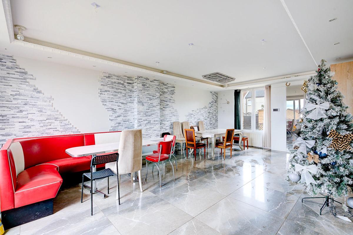 SAINTE-GENEVIEVE-DES-BOIS Maison Sainte-geneviève-des-bois 6 pièce(s) 150 m2 2