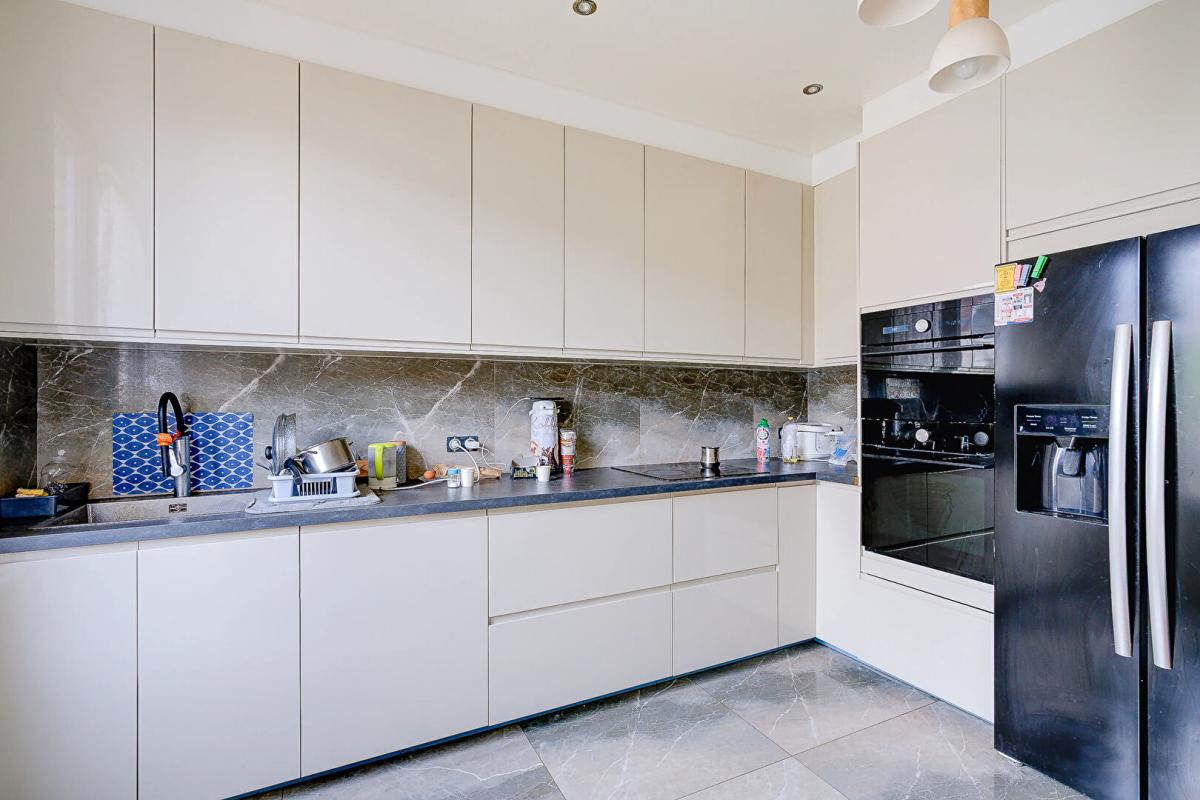 SAINTE-GENEVIEVE-DES-BOIS Maison Sainte-geneviève-des-bois 6 pièce(s) 150 m2 4