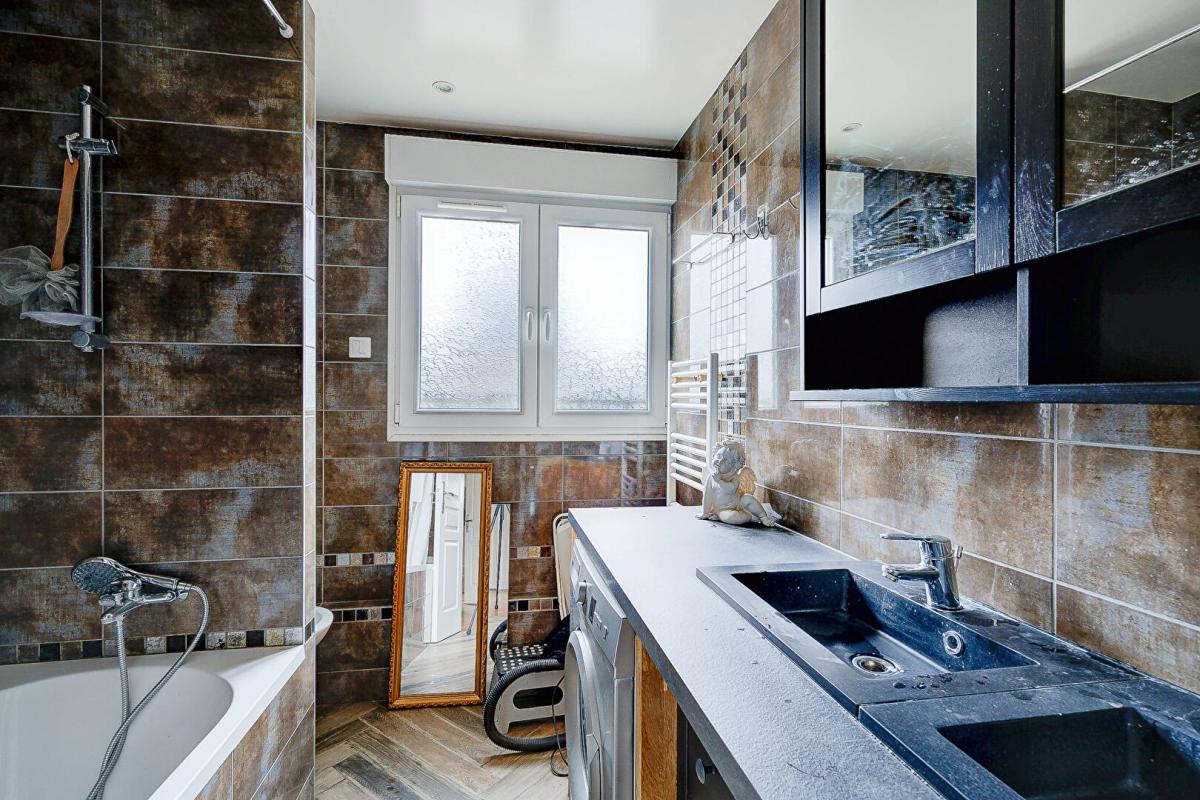 SAINTE-GENEVIEVE-DES-BOIS Maison Sainte-geneviève-des-bois 6 pièce(s) 150 m2 5