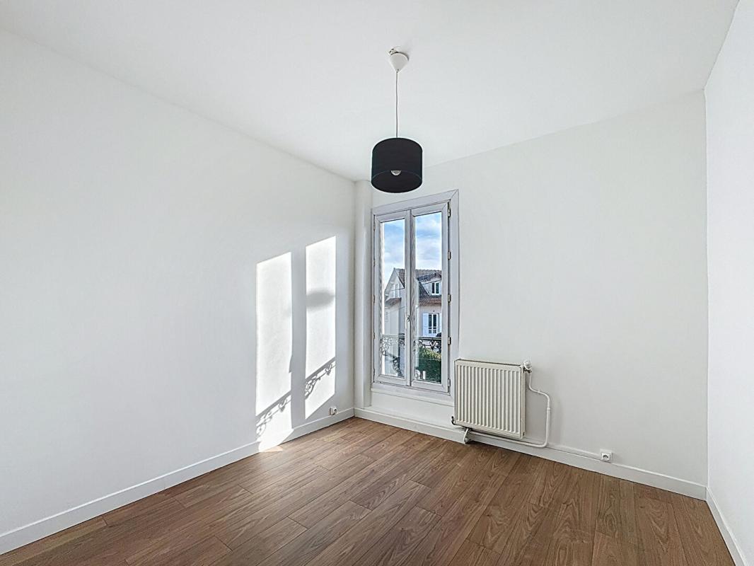 IGNY Grande maison rénovée 5 chambres  Idéale famille, division ou colocation à Igny Pileu 10