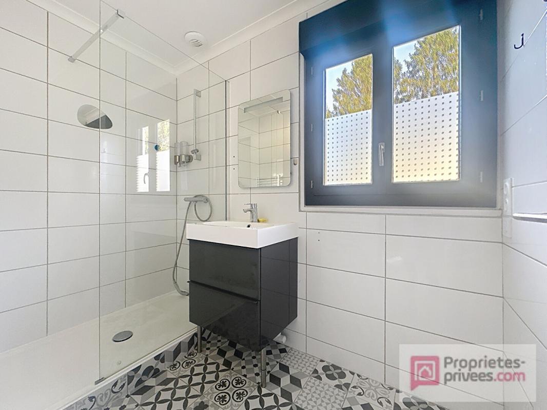 SURVILLE Jolie maison et ses annexes aux portes de Pont L'Evêque, vue dégagée 11