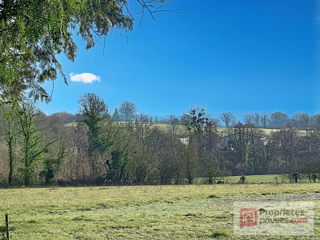 SURVILLE Jolie maison et ses annexes aux portes de Pont L'Evêque, vue dégagée 2