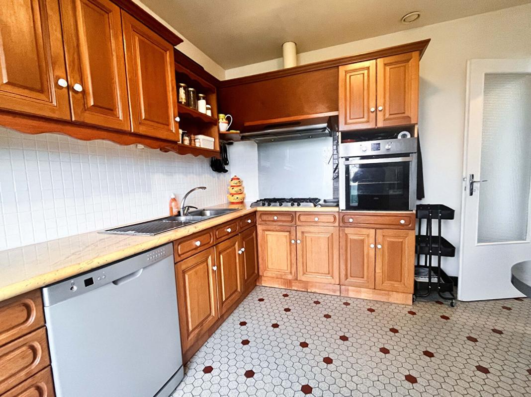 MASCLAT Maison lumineuse 110m² avec potentiel d'agrandissement, 195 000, jardin arboré de près de 7000m², 5 pièces, 2 chambres- 46350 Masclat 8