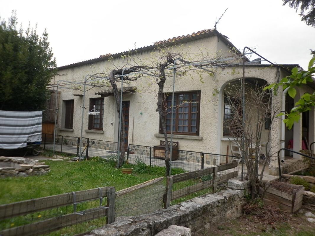 VALREAS Maison de ville avec jardin 5