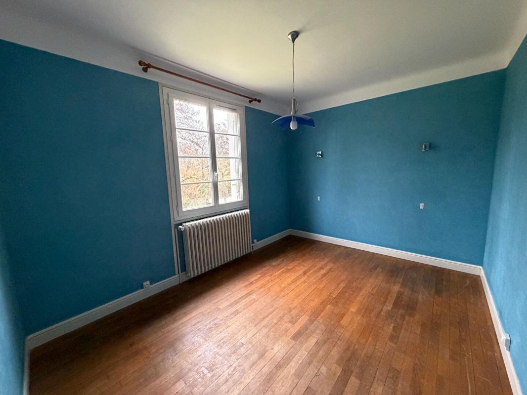 JOUET-SUR-L'AUBOIS Jolie maison sur sous sol avec cabinet médical indépendant à Jouet sur l'Aubois 7