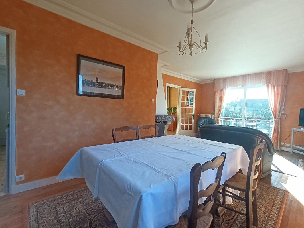 PONTIVY Maison Pontivy en centre-ville 7 pièces 4