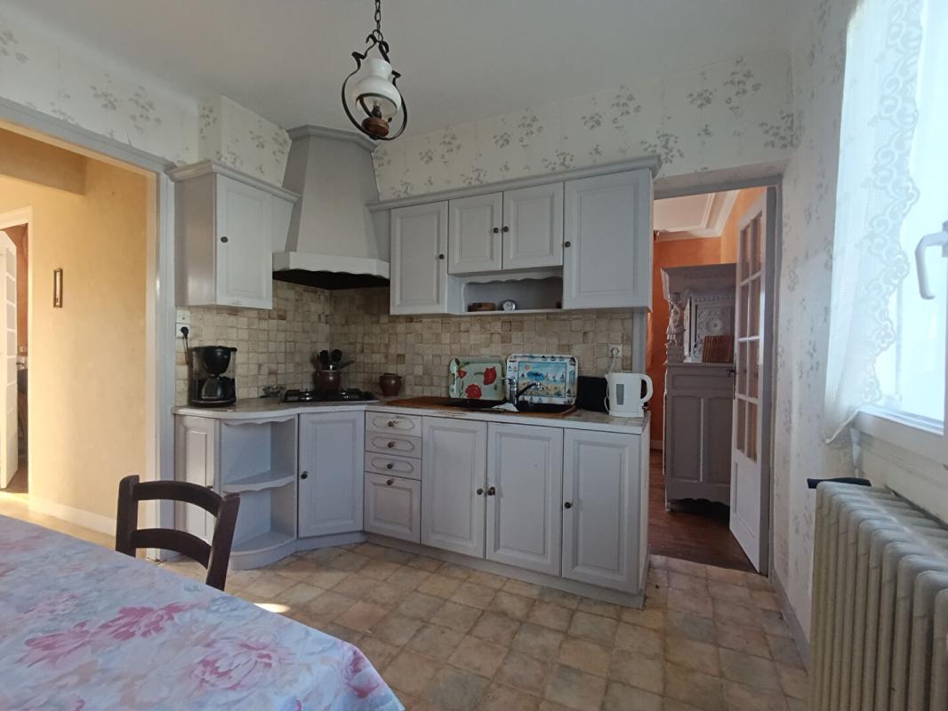 PONTIVY Maison Pontivy en centre-ville 7 pièces 6