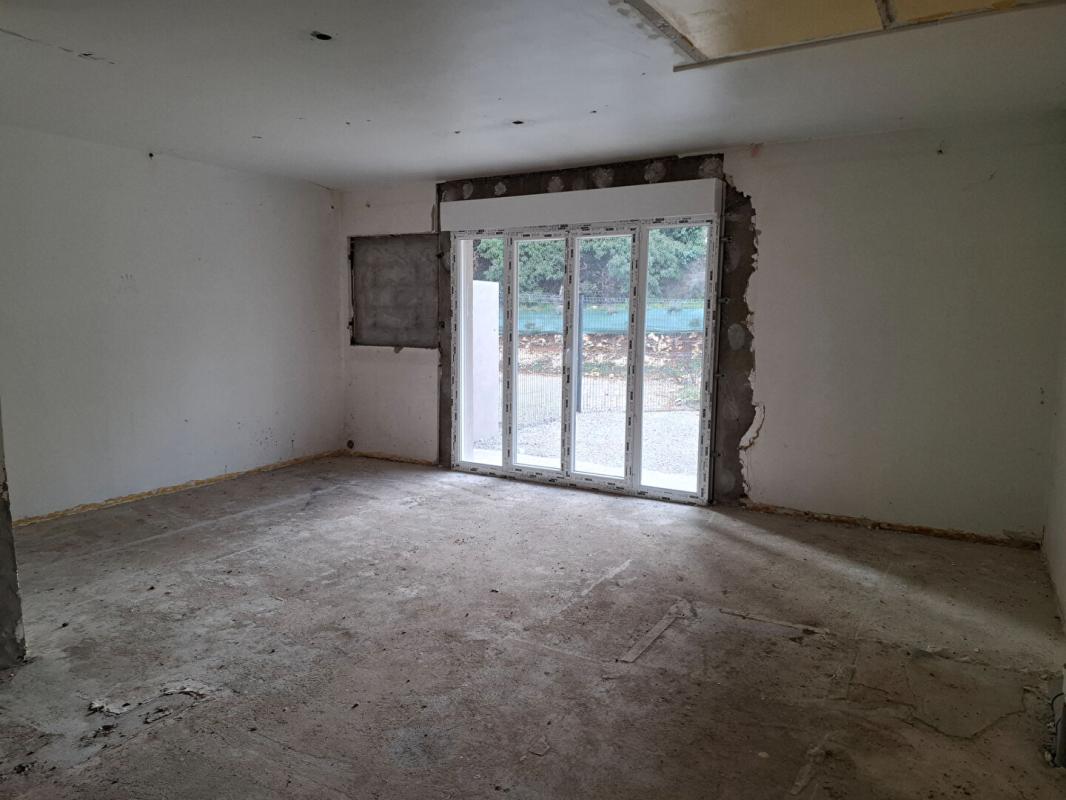 SAINT-CHRISTOL Saint-Christol (84), Appartement 91 m² avec jardin privatif de 153 m², Fort potentiel 66 000 4