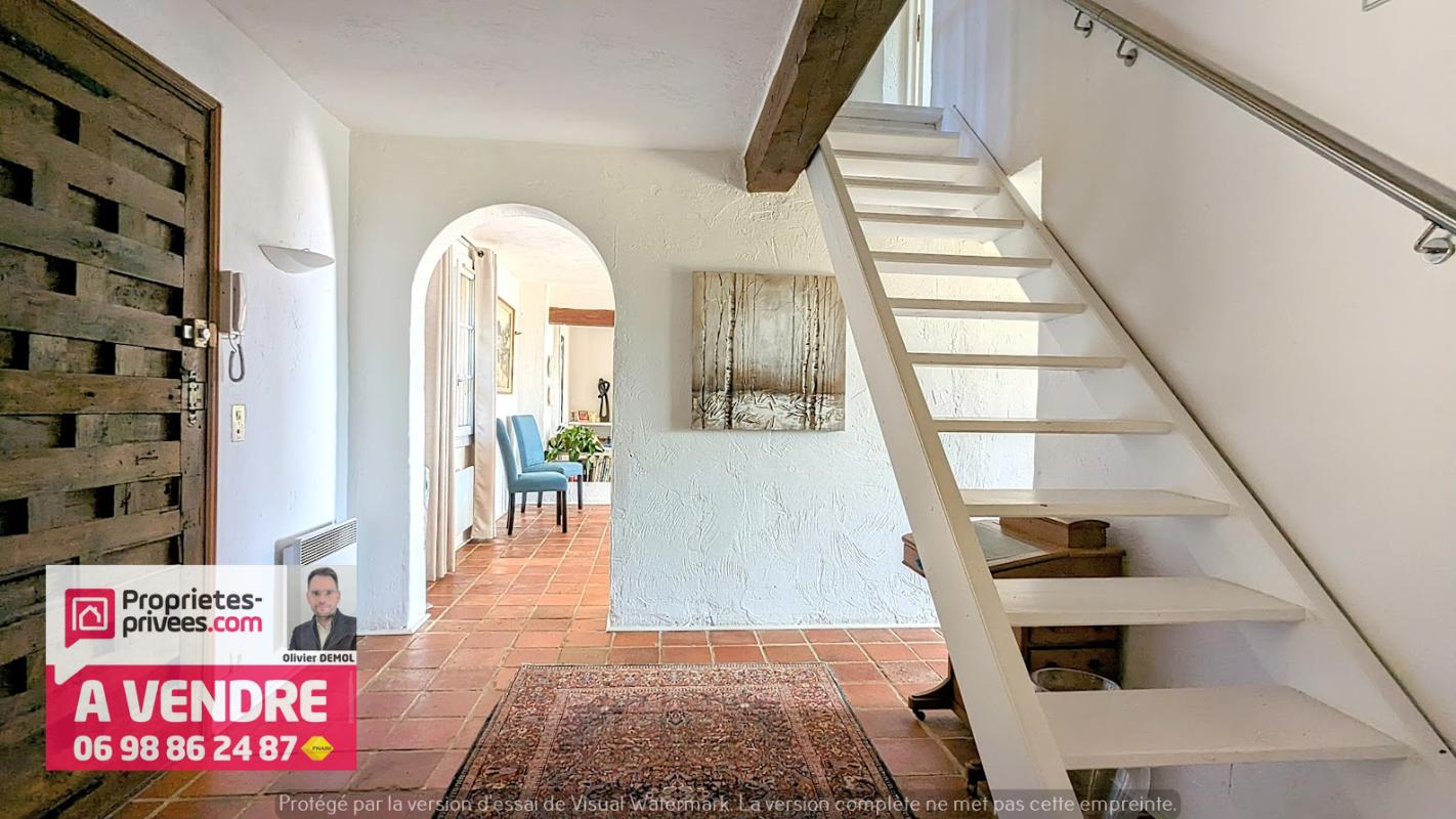 MONTAUROUX PROPRIETE UNIQUE AVEC VUE EXCEPTIONNELLE 11