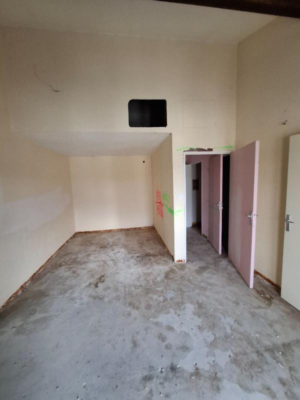 SAINT-CHRISTOL Saint-Christol (84), Appartement 93 m², mezzanine 7 m², combles à aménager, balcons, Fort potentiel 72 000 6