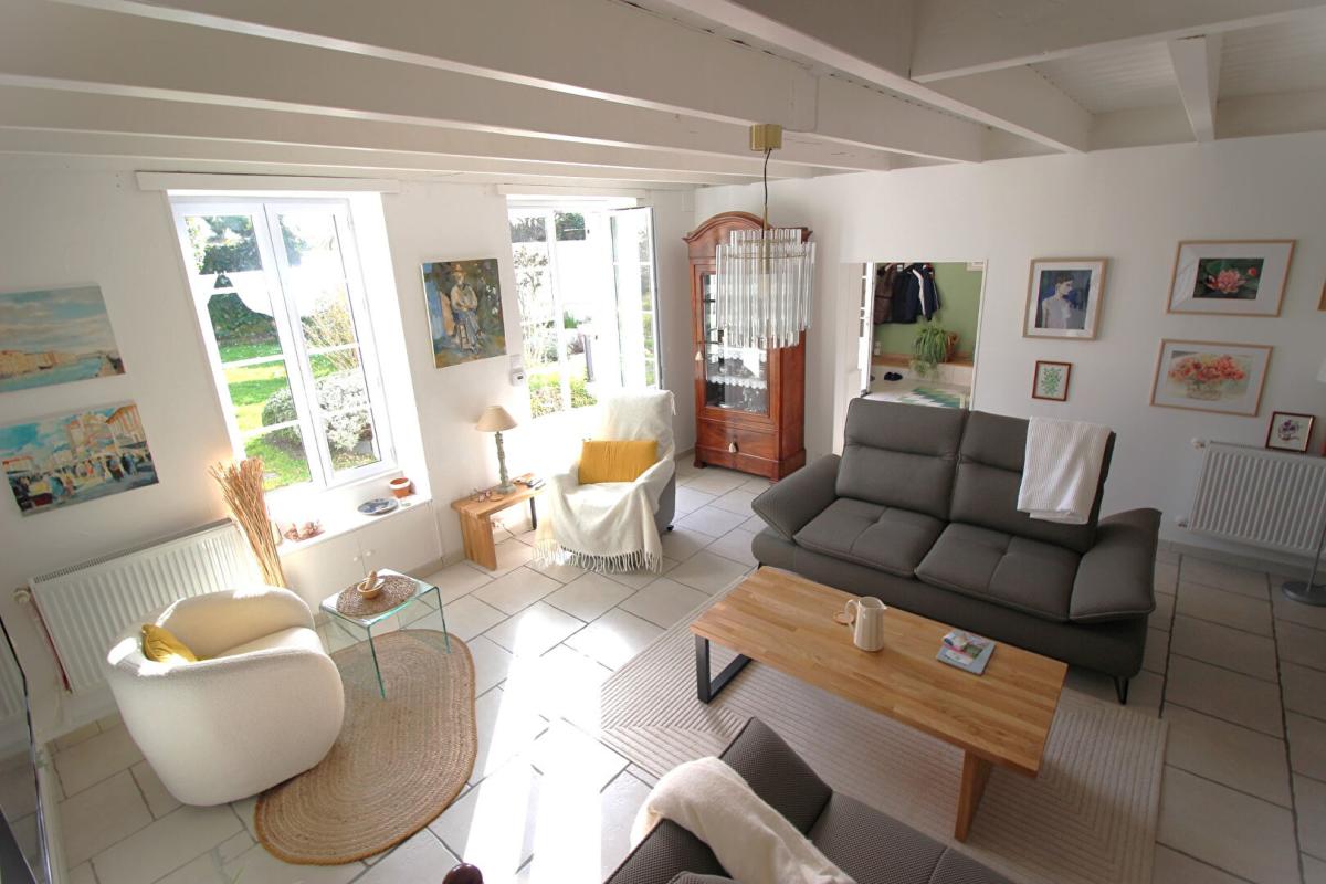 SALLES-D'ANGLES Salles D Angles - Belle charentaise - 7 pces - 4CH -174 m2 6