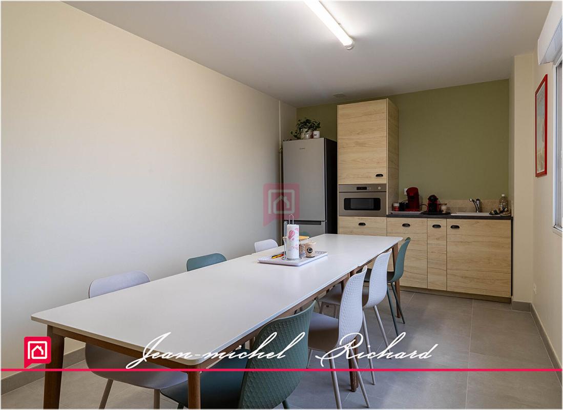 SAINT-AIGNAN Local commercial Noyers Sur Cher 192m2 2