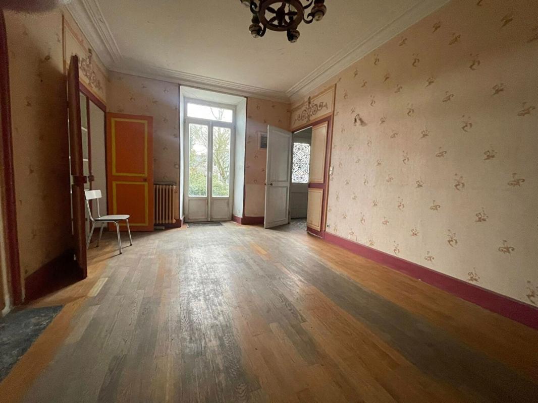 MEREVILLE Maison en centre ville, gros potentiel 14