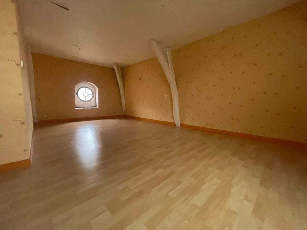 MEREVILLE Maison en centre ville, gros potentiel 6